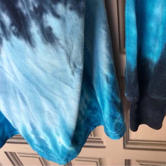 Big bear, lake hoodie, blue tie-dye, light weight, long sleeves nice - Picture 6 of 8